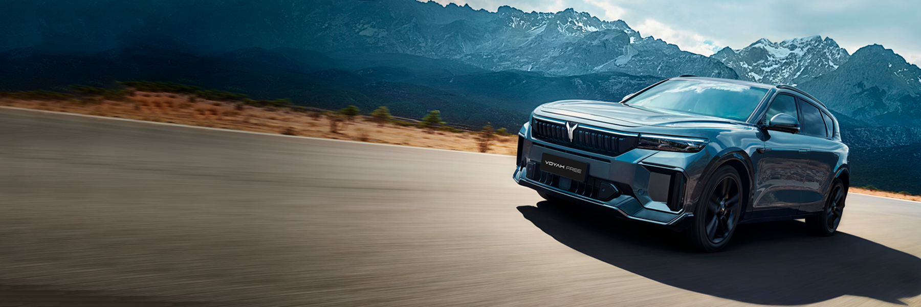 <div id="title-01" style="max-width: 560px;">Интеллектуальный гибридный SUV  со спортивным характером</div><style>@media(max-width: 991px){div:has(#title-01)  .calculator-triple-widget__card-image {object-position: 89% 50%;}}@media(min-width: 992px){	div:has(#title-01) ~ .calculator-triple-widget__card-desc {max-width: 45%!important}div:has(#title-01) .calculator-triple-widget__card-desc {margin-top: auto; margin-bottom: auto;}div:has(#title-01) .calculator-triple-widget__card-btn {margin-top: 0;}}</style>